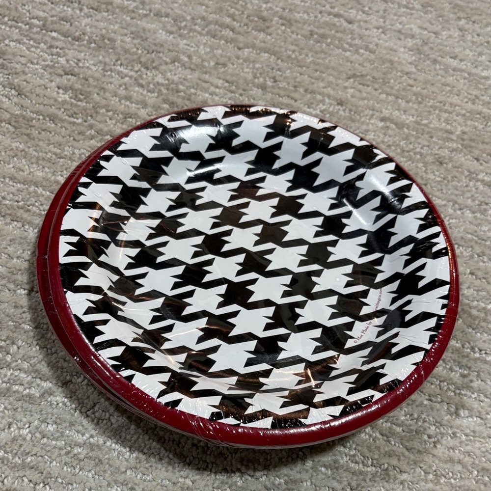 Crimson Houndstooth Patterned Dessert Paper Plates